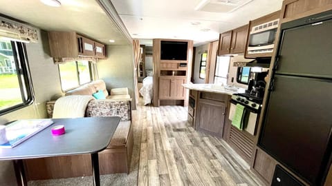 Kitchen or kitchenette, Living room, Photo of the whole room, Dining area