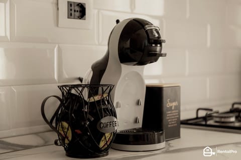 Coffee/tea facilities, stove