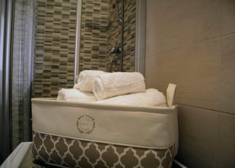 Shower, towels