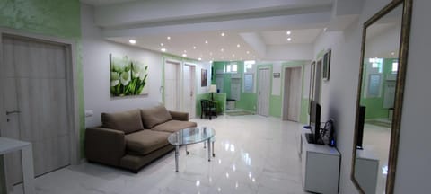 TV and multimedia, Seating area