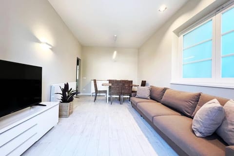 Villa Carli in centro a Forte dei Marmi Villa in Forte dei Marmi