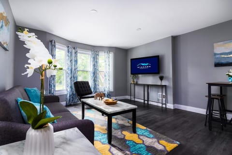 Quaint 1 Bedroom Apartment Sleeps Near Niagara Falls & Casino Apartment in Niagara Falls