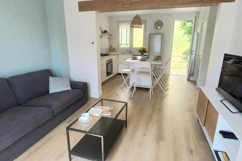 Maisonnette Au 15 Apartment in Bourgogne-Franche-Comté