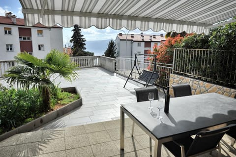 View (from property/room), Balcony/Terrace