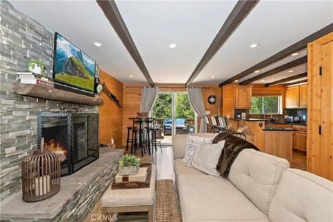 TV and multimedia, Living room, Seating area, Dining area, Evening entertainment, Evening entertainment