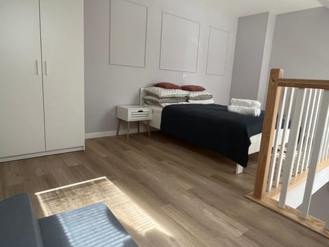 Dwupoziomowy apartament nr 24 z dużym balkonem i podziemnym parkingiem we Władysławowie Apartment in Wladyslawowo