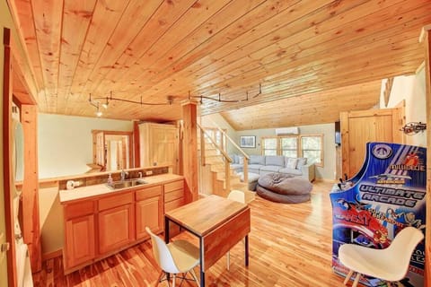 Lakefront property w/boat lift House in Sagle