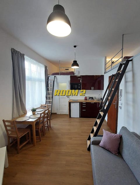 Bed, TV and multimedia, Kitchen or kitchenette, Living room, Photo of the whole room, Seating area, Dining area, stove