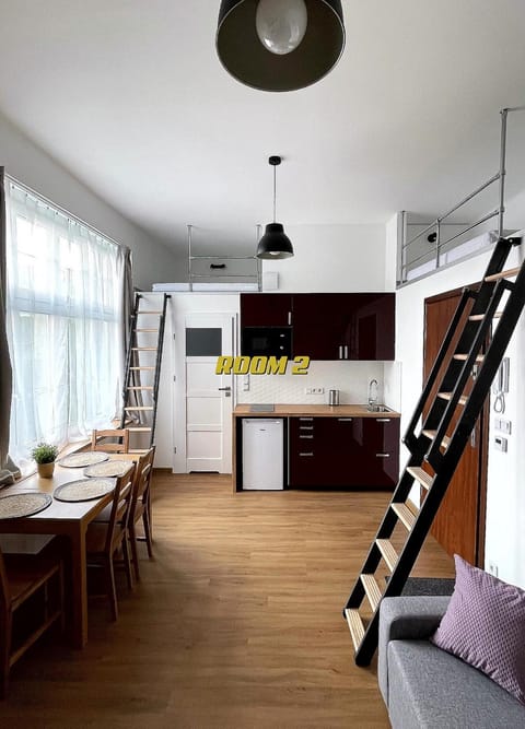 Bathroom, Kitchen or kitchenette, Living room, Dining area, Bedroom, Breakfast, stove