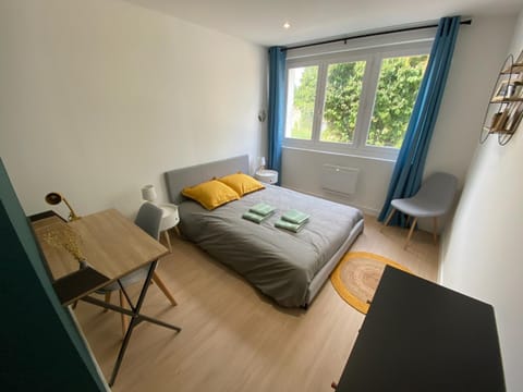Bed, Photo of the whole room, Bedroom