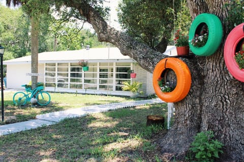Neighbourhood, Natural landscape