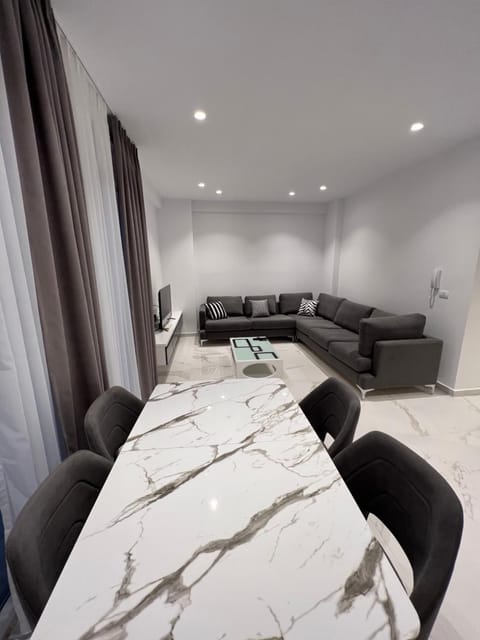 Living room, Photo of the whole room, Seating area, Dining area