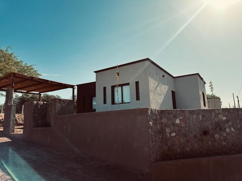 Property building, Facade/entrance, Day