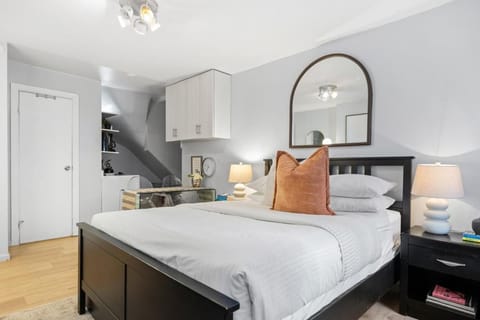 Bed, Kitchen or kitchenette, Photo of the whole room