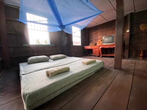 Property building, Bed, Photo of the whole room