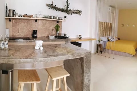 Kitchen or kitchenette, Seating area