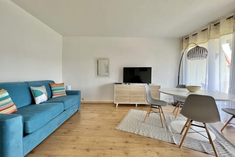 Bright studio just outside Cannes Apartment in Mougins