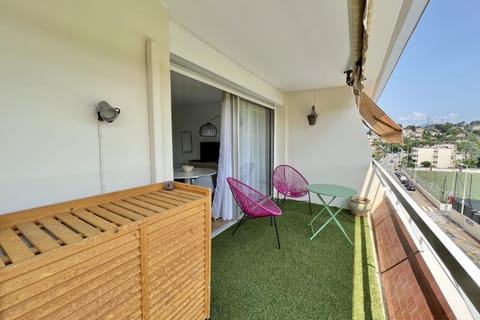 Bright studio just outside Cannes Apartment in Mougins