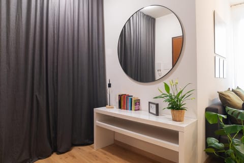 Day, Living room, Lobby or reception