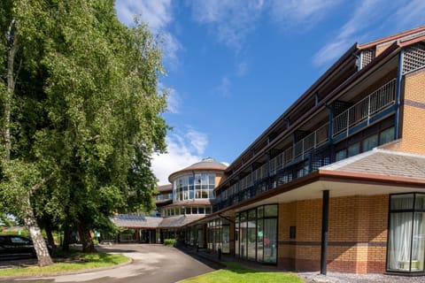 Property building, Facade/entrance, Other, Area and facilities, Parking