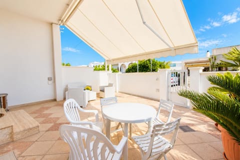 Patio, Dining area