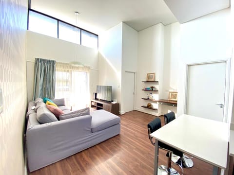 Living room, Photo of the whole room, Seating area