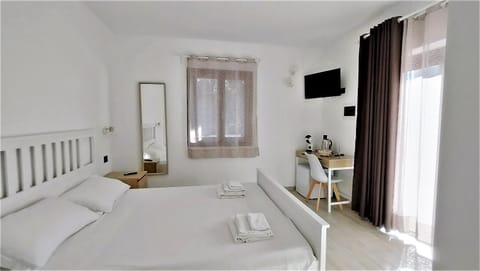 Zenia Rooms Bed and Breakfast in San Teodoro