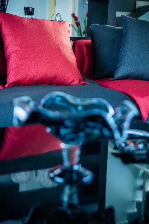 Living room, Decorative detail, Seating area