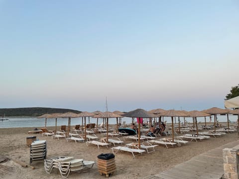 The Rock Seaside House - Etheras Properties House in Islands