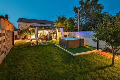 Property building, Patio, Hot Tub, Balcony/Terrace, Inner courtyard view