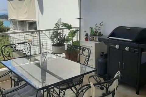 BBQ facilities, View (from property/room), Balcony/Terrace