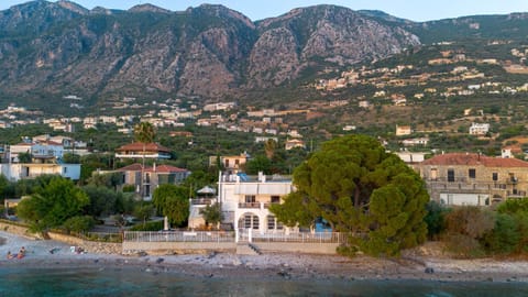 Day, Natural landscape, Beach, Mountain view, Sea view