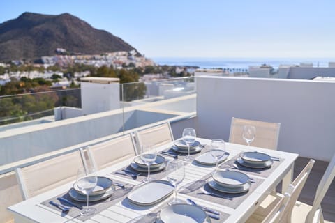View (from property/room), Balcony/Terrace, Mountain view