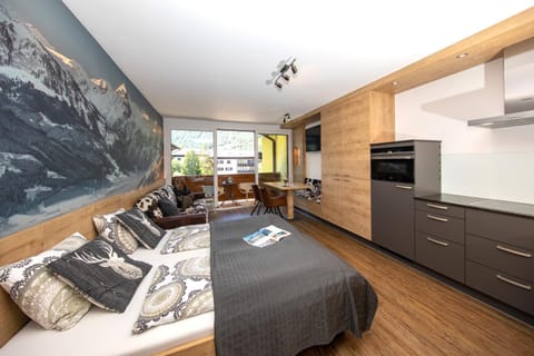 Bed, Kitchen or kitchenette