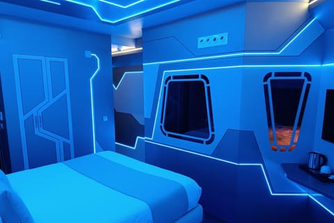 Bed, Photo of the whole room, Decorative detail, Bedroom