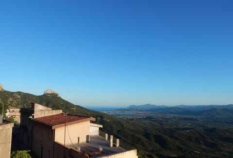 Casa Foddis - Bed and View Apartment in Baunei