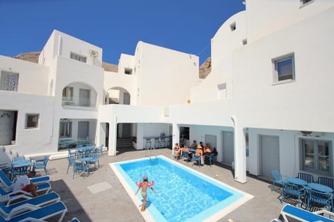 Seating area, Swimming pool, sunbed