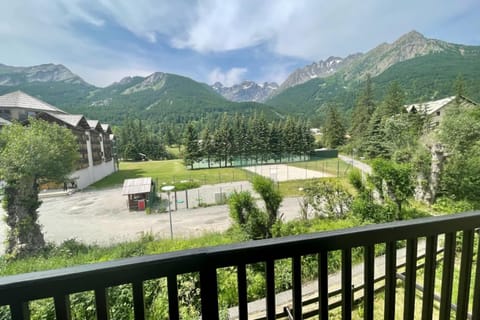 30 m next to Les Grands Bains Apartment in Le Monêtier-les-Bains