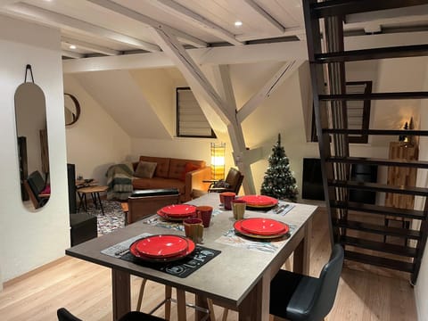 Living room, Dining area