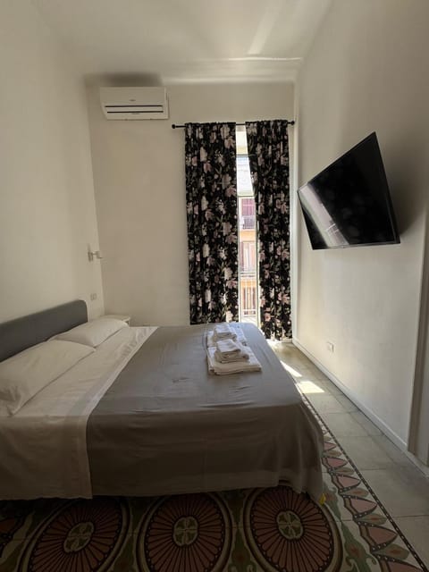 Bed, Photo of the whole room, Bedroom, air conditioner
