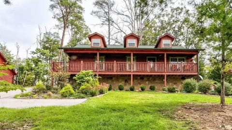 Magic Mountain by Beyond Expectations w Views House in Sevierville