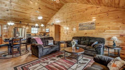 Magic Mountain by Beyond Expectations w Views House in Sevierville