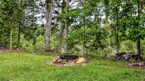 Magic Mountain by Beyond Expectations w Views House in Sevierville