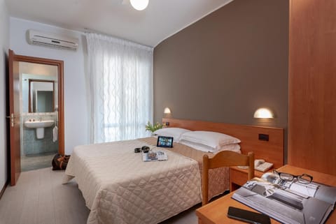 Photo of the whole room, Bedroom, air conditioner
