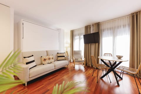 Living room, Photo of the whole room