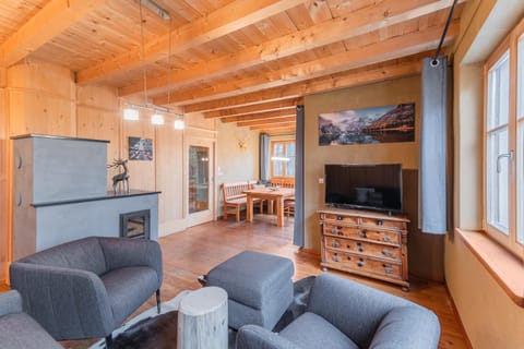 Living room, Dining area
