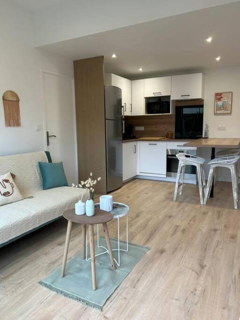 Dining area, minibar, pet friendly, stove