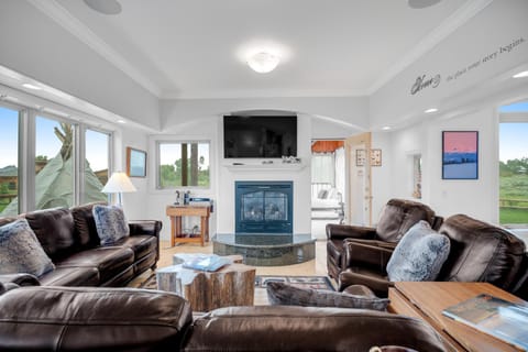 Fun with Family! Mtn-View Gem with Deck in Driggs House in Driggs