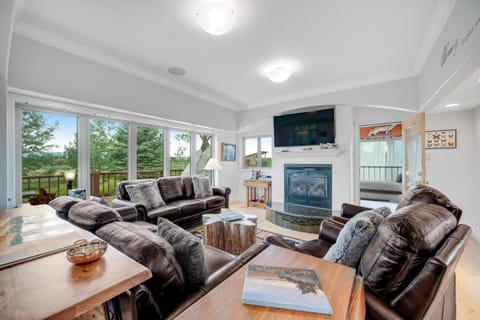 Fun with Family! Mtn-View Gem with Deck in Driggs House in Driggs