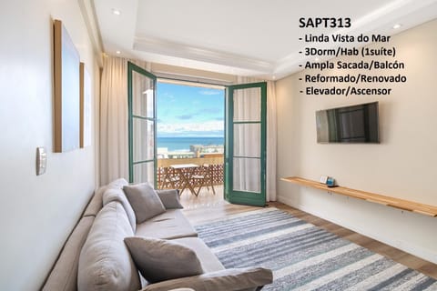 Communal lounge/ TV room, Living room, Sea view